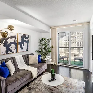 Exquisite By Cn Tower With Parking Apartment Toronto
